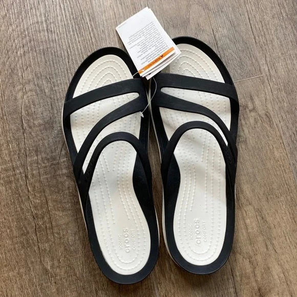 Crocs Swiftwater Sandal Womens 9 Black White Asymmetric Slide 203998-066 NWT - Picture 3 of 7